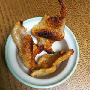 【簡単】酒のツマミにカリカリ鳥皮焼き